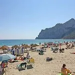 Coral فندق